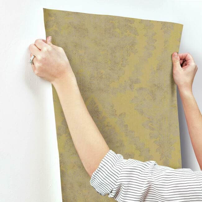 charleston-damask-yellow-wallpaper-york-wallcoverings-hs7956 - York Wallcoverings Wallpaper