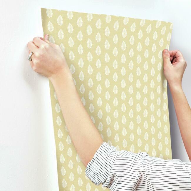 leaf-pendant-wallpaper-yellow-york-wallcoverings-gr5961