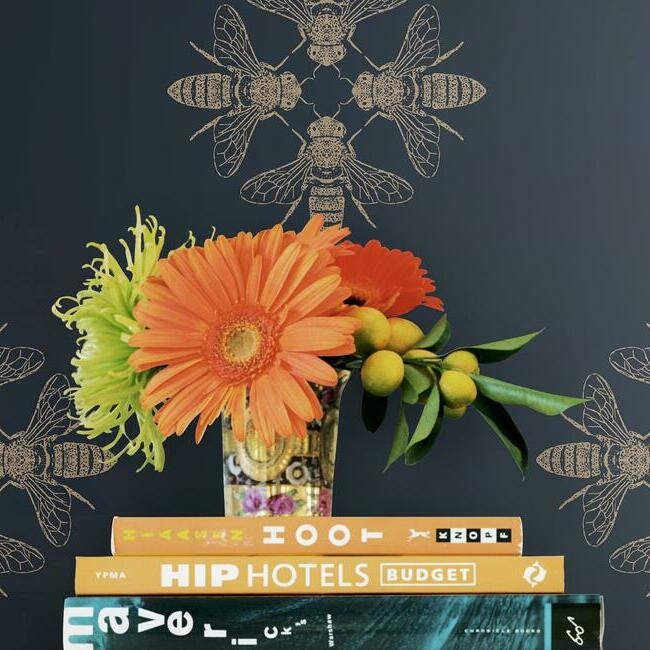 honey-bee-wallpaper-gold-navy-york-wallcoverings-on1644