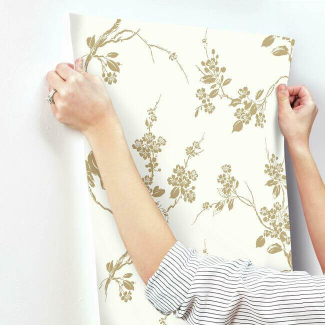 imperial-blossoms-branch-wallpaper-gold-metallic-york-wallcoverings-ss2590 - York Wallcoverings Wallpaper