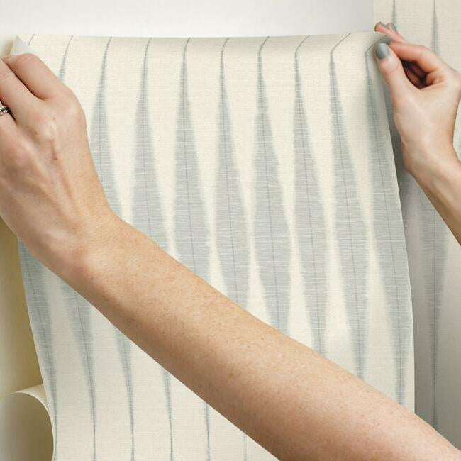handloom-premium-peel-stick-wallpaper-cool-grey-york-wallcoverings-psw1006rl