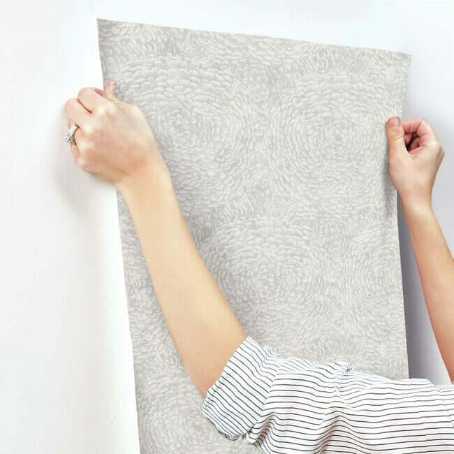 floret-grey-wallpaper-york-wallcoverings-bo6752 - York Wallcoverings Wallpaper