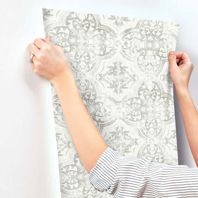 quartet-white-neutral-wallpaper-york-wallcoverings-mn1893 - York Wallcoverings Wallpaper
