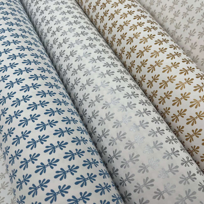 petal-wallpaper-white-metallic-gold-york-wallcoverings-rp7360 - York Wallcoverings Wallpaper