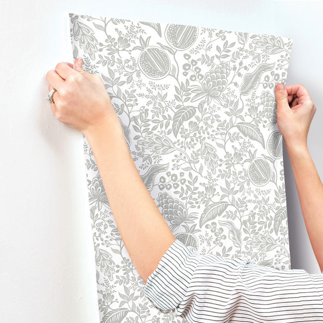 pomegranate-wallpaper-white-metallic-silver-york-wallcoverings-rp7387