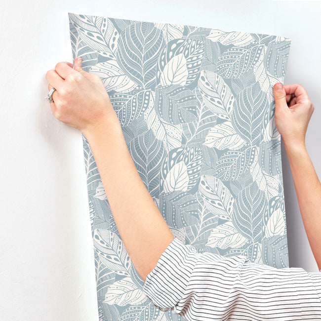 vinca-wallpaper-smokey-blue-york-wallcoverings-go8225