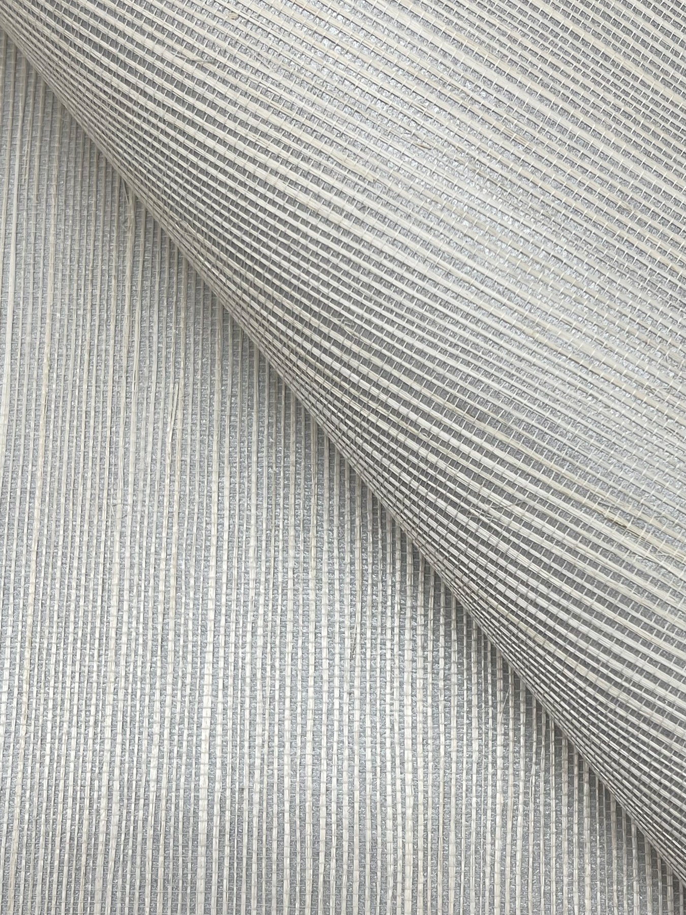 maguey-cloudy-sisal-wallpaper-cloudy-york-wallcoverings-gv0133nw