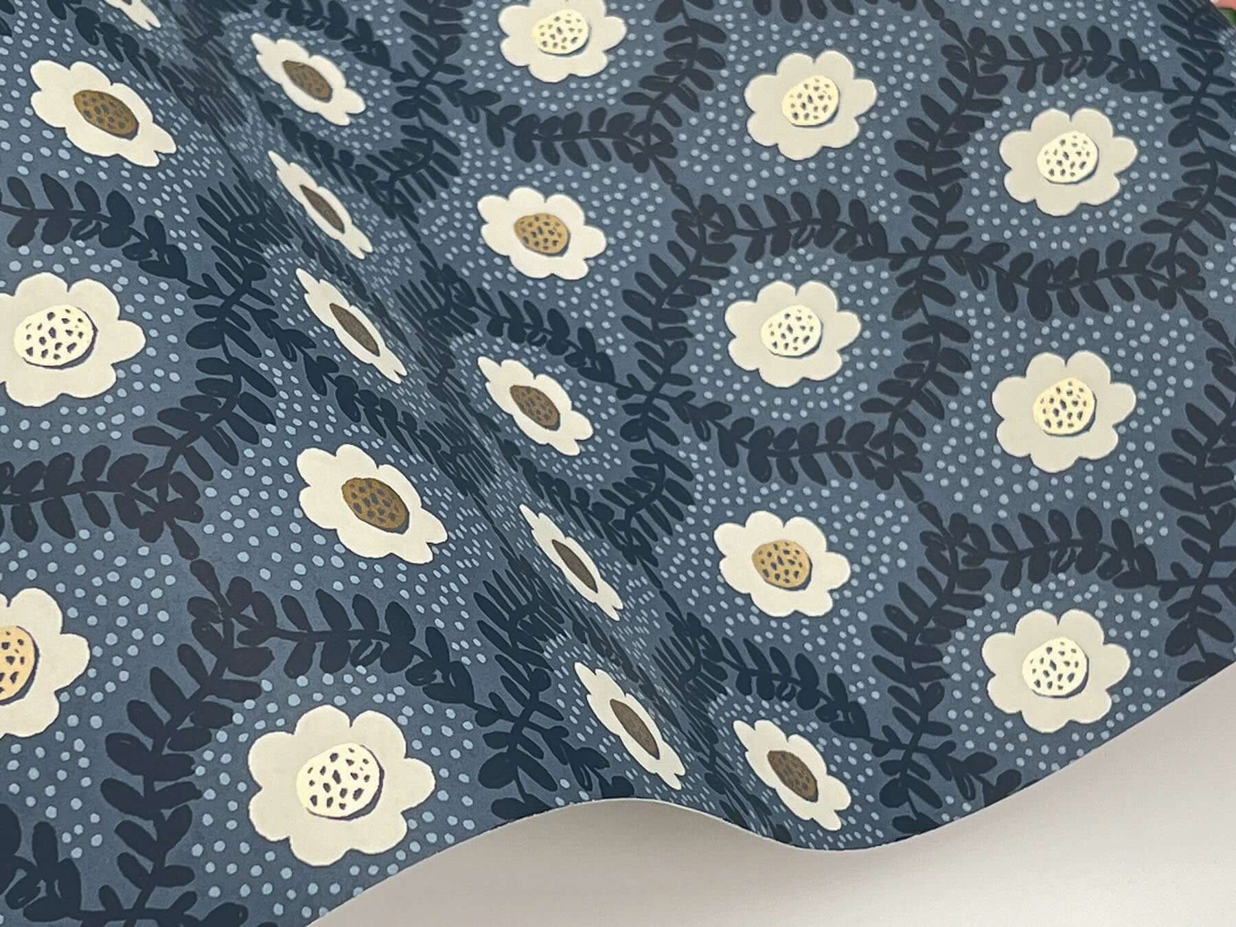emma-wallpaper-navy-york-wallcoverings-rf7441 - York Wallcoverings Wallpaper