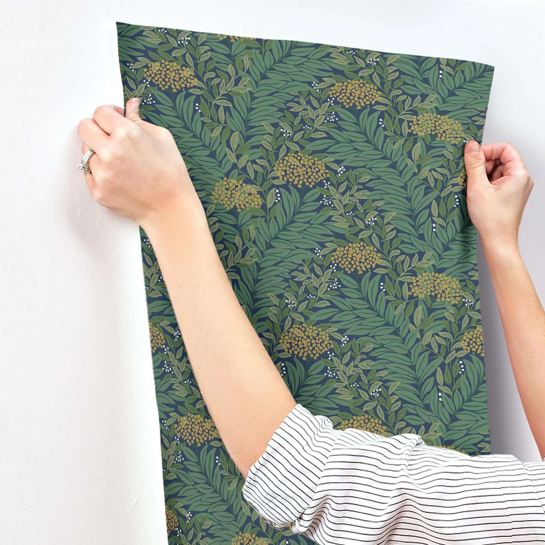 highgrove-wallpaper-navy-york-wallcoverings-rf7505 - York Wallcoverings Wallpaper