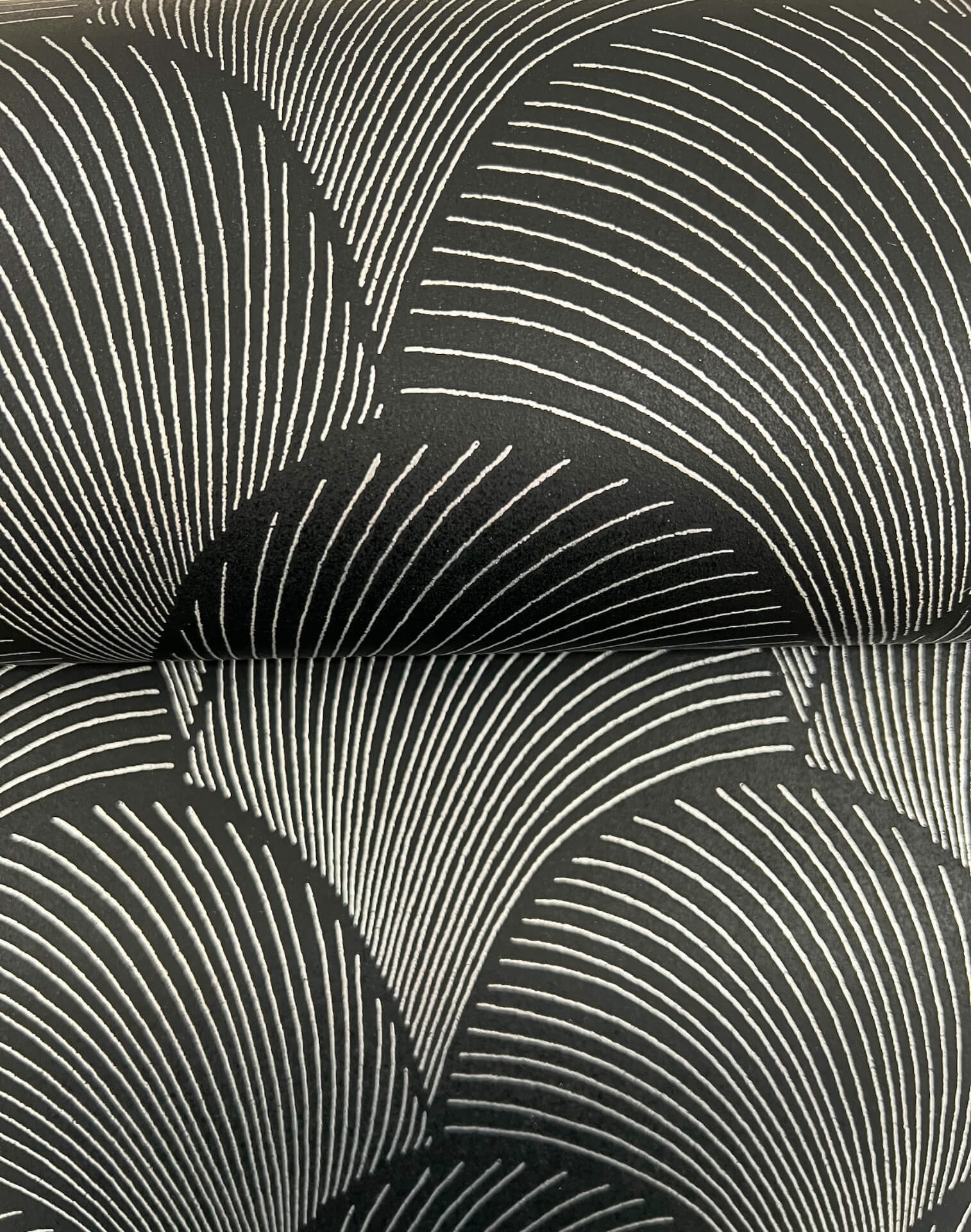 metallic-scallop-wallpaper-black-york-wallcoverings-nt6105 - York Wallcoverings Wallpaper