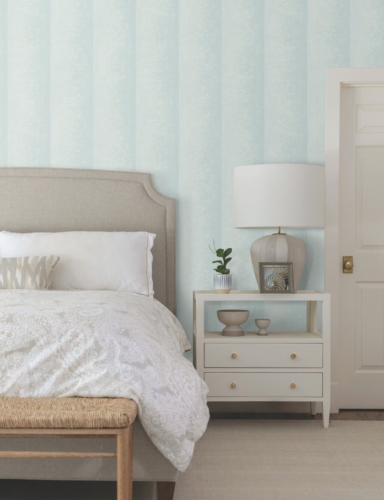 particle-stripe-wallpaper-blue-york-wallcoverings-nt6164