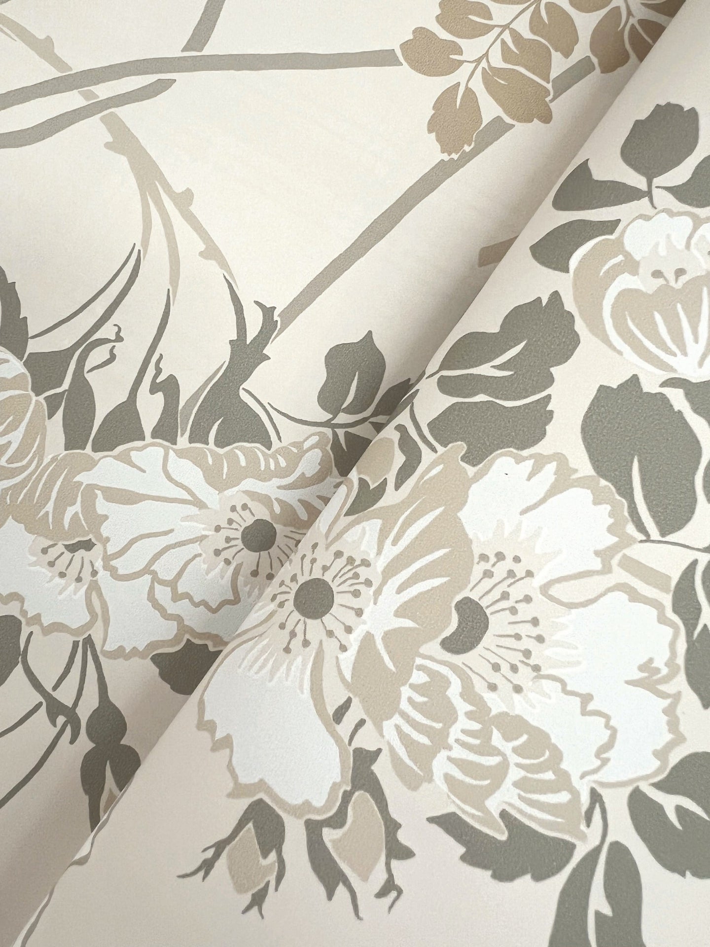 gwendolyn-wallpaper-ivory-gray-york-wallcoverings-mf4753