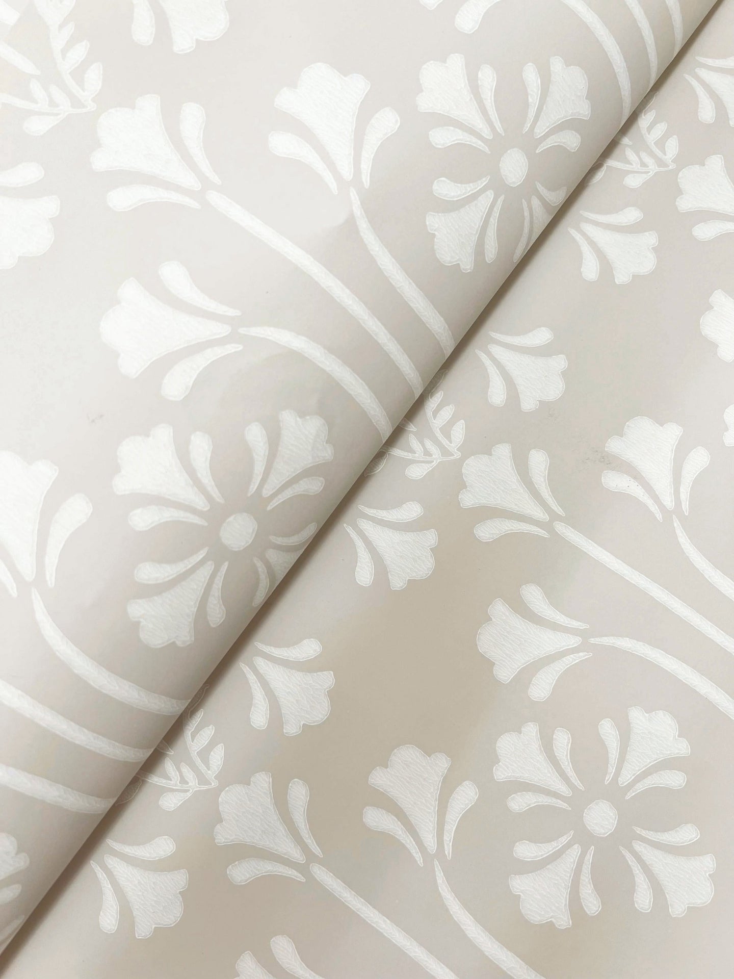 lydia-wallpaper-ivory-york-wallcoverings-mf4804
