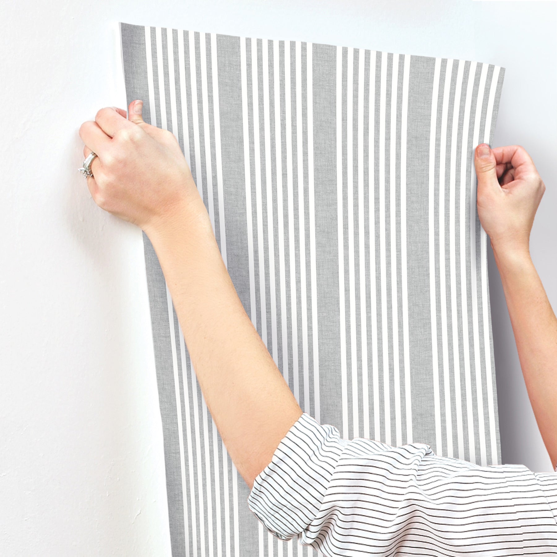 french-linen-stripe-wallpaper-charcoal-york-wallcoverings-sr1586mh