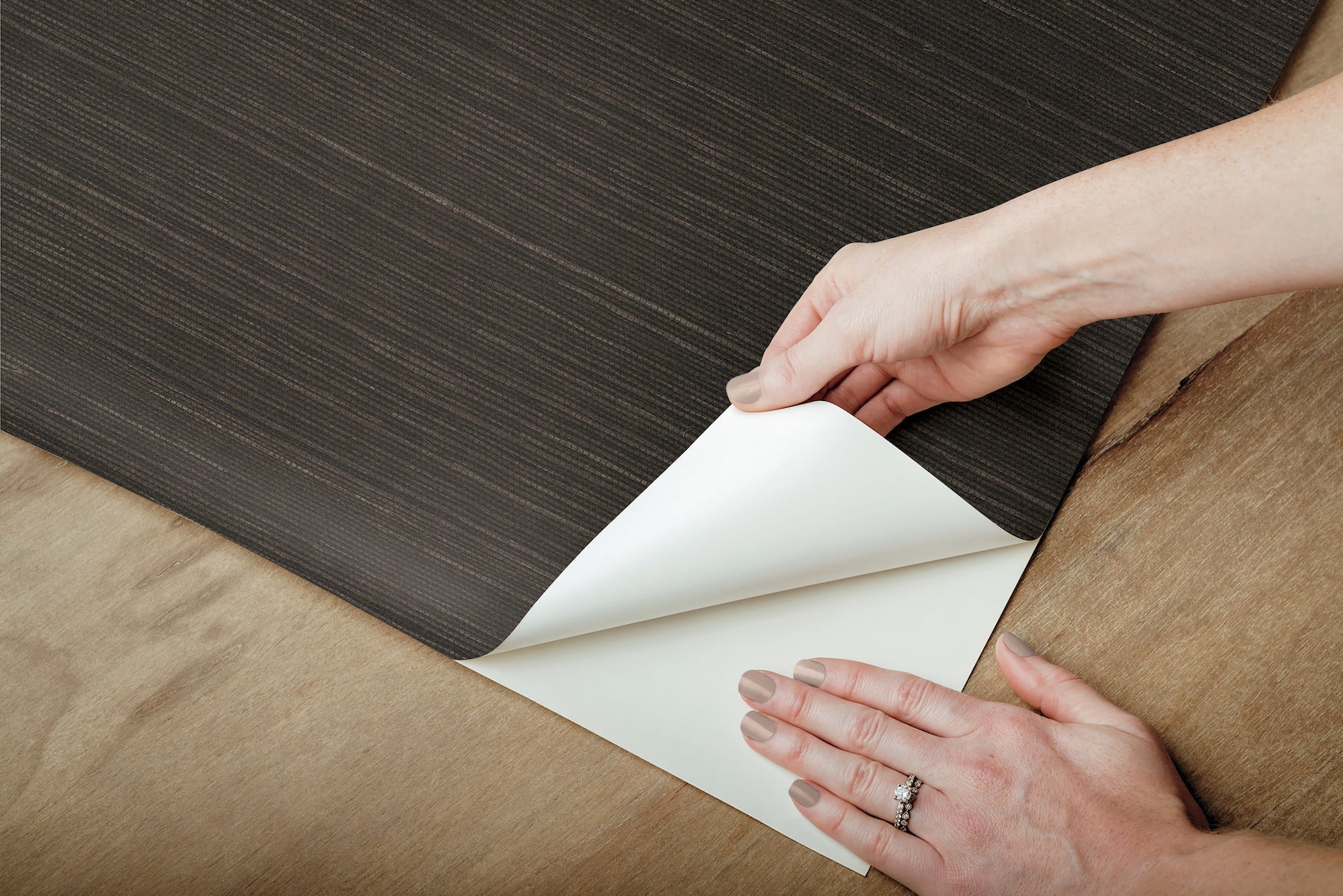 natural-grasscloth-peel-stick-wallpaper-black-york-wallcoverings-psw1593rl