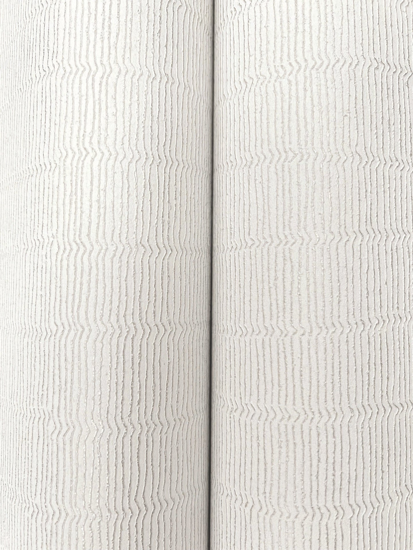 tectonic-texture-wallpaper-white-silver-york-wallcoverings-fm1012