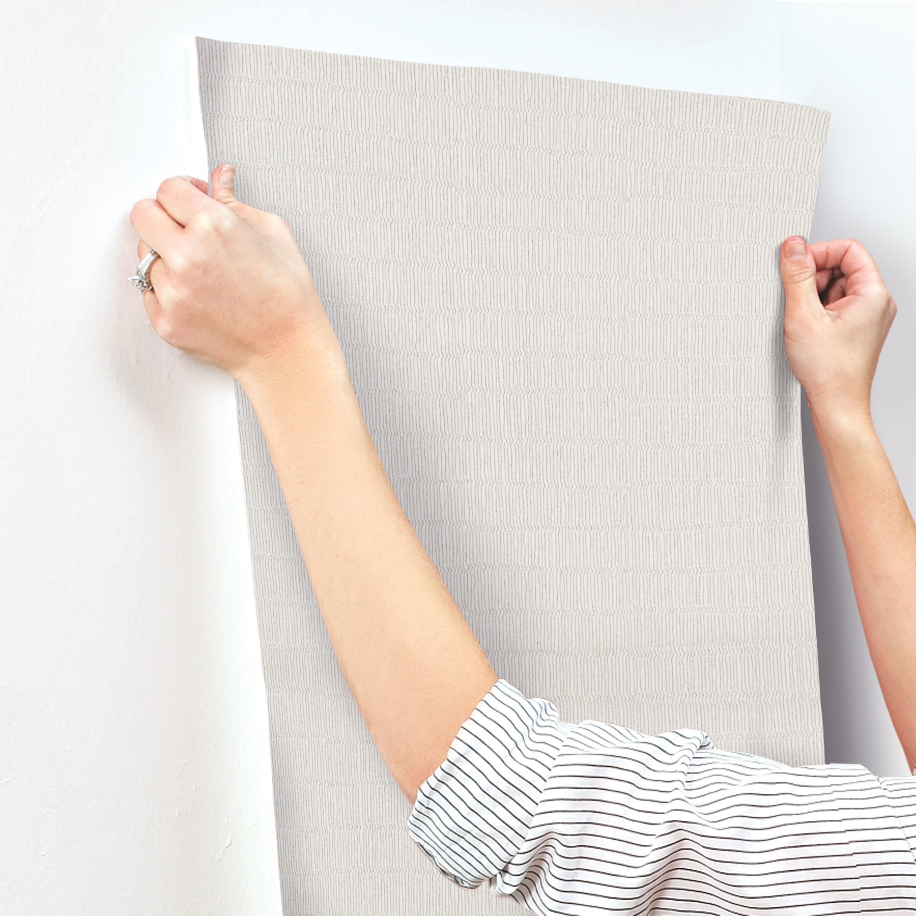tectonic-texture-wallpaper-white-silver-york-wallcoverings-fm1012