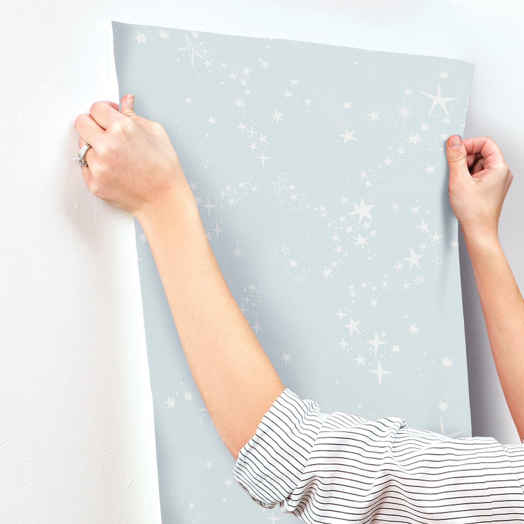 stjrnhimmel-wallpaper-light-blue-york-wallcoverings-mb29023