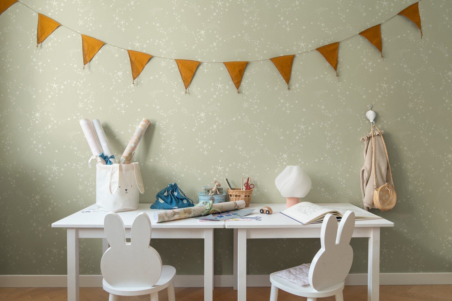 stjrnhimmel-wallpaper-light-green-york-wallcoverings-mb29021