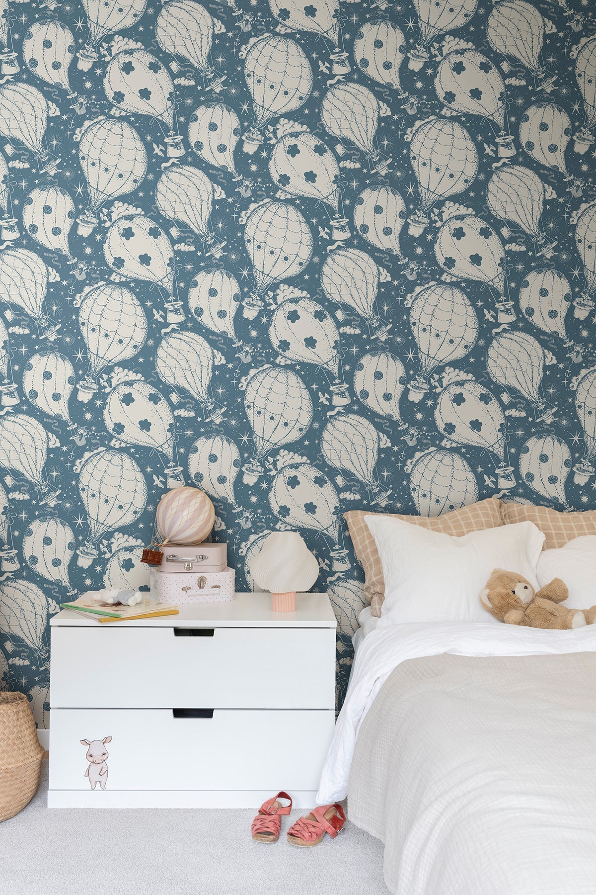 ballongerna-wallpaper-dark-blue-york-wallcoverings-mb29006