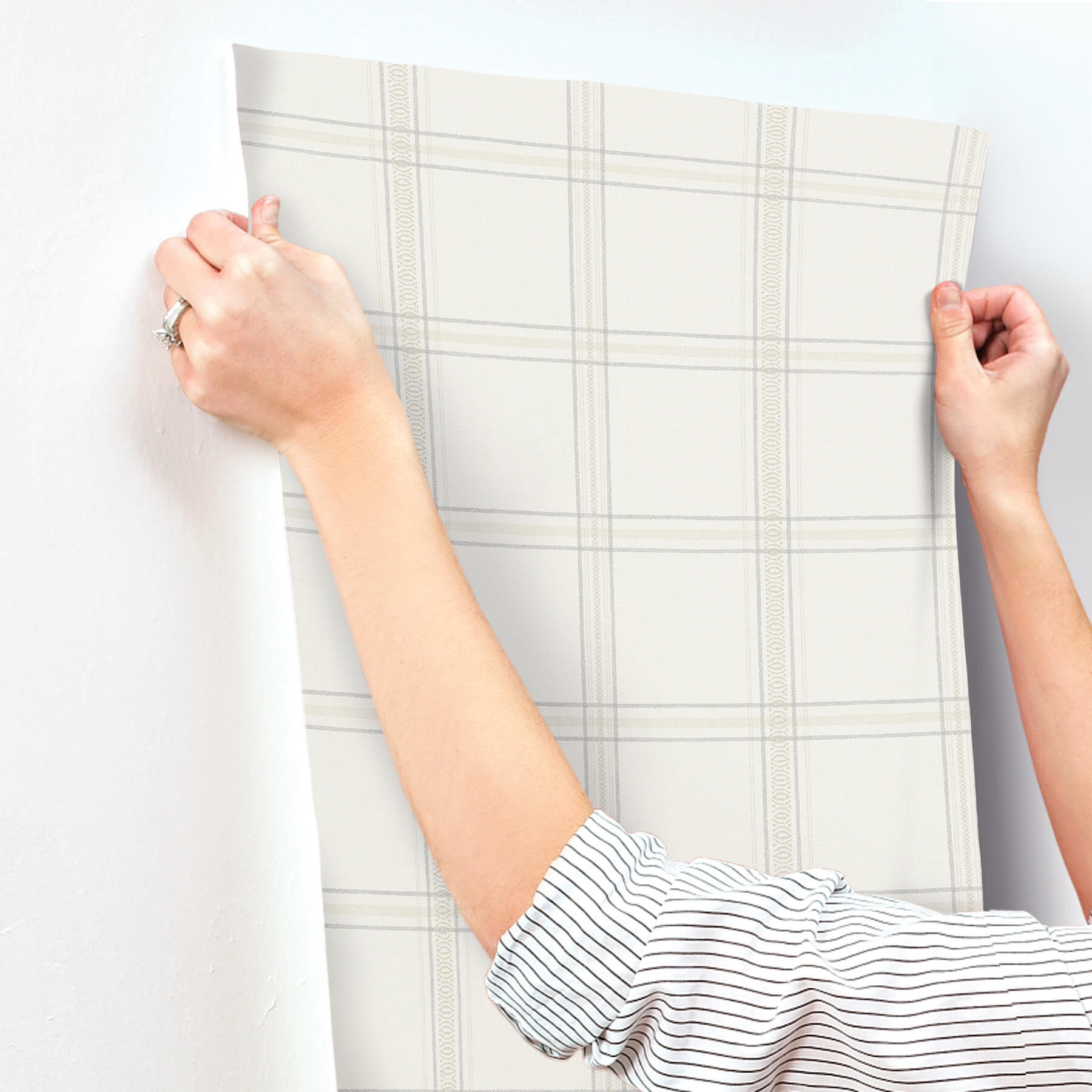 auberge-white-plaid-wallpaper-york-wallcoverings-4169-27606 - York Wallcoverings Wallpaper