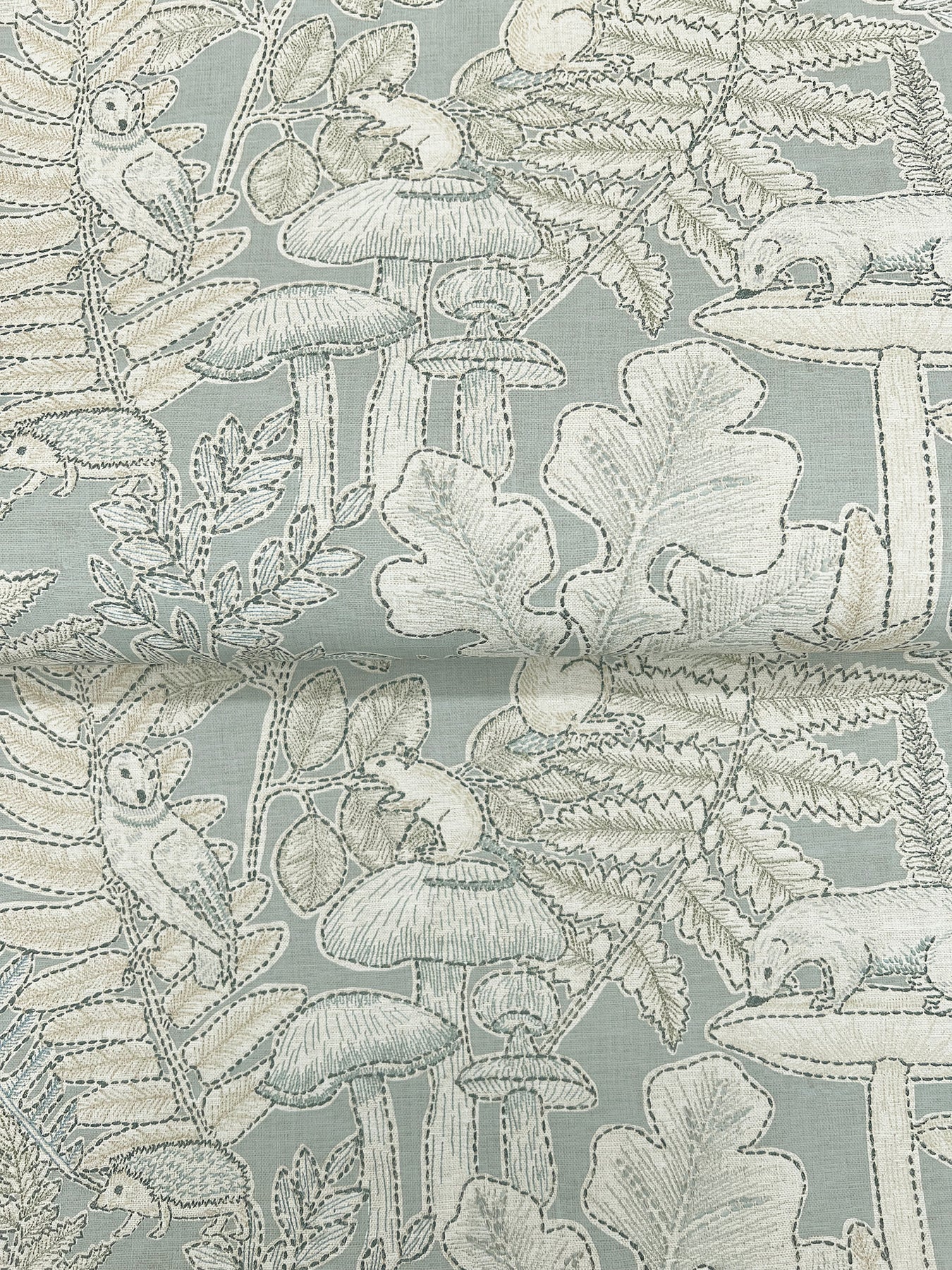 holt-seafoam-woodland-wallpaper-york-wallcoverings-4169-83104