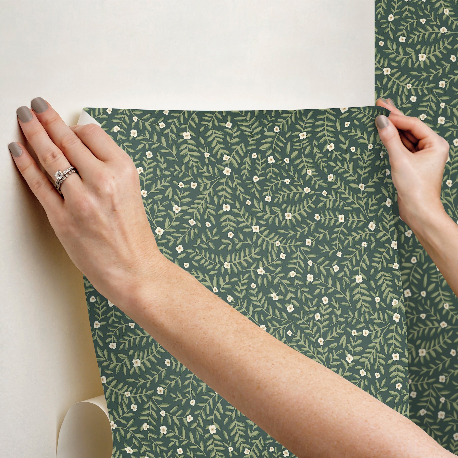 elodie-emerald-petite-floral-premium-peel-stick-wallpaper-york-wallcoverings-psw1674rl