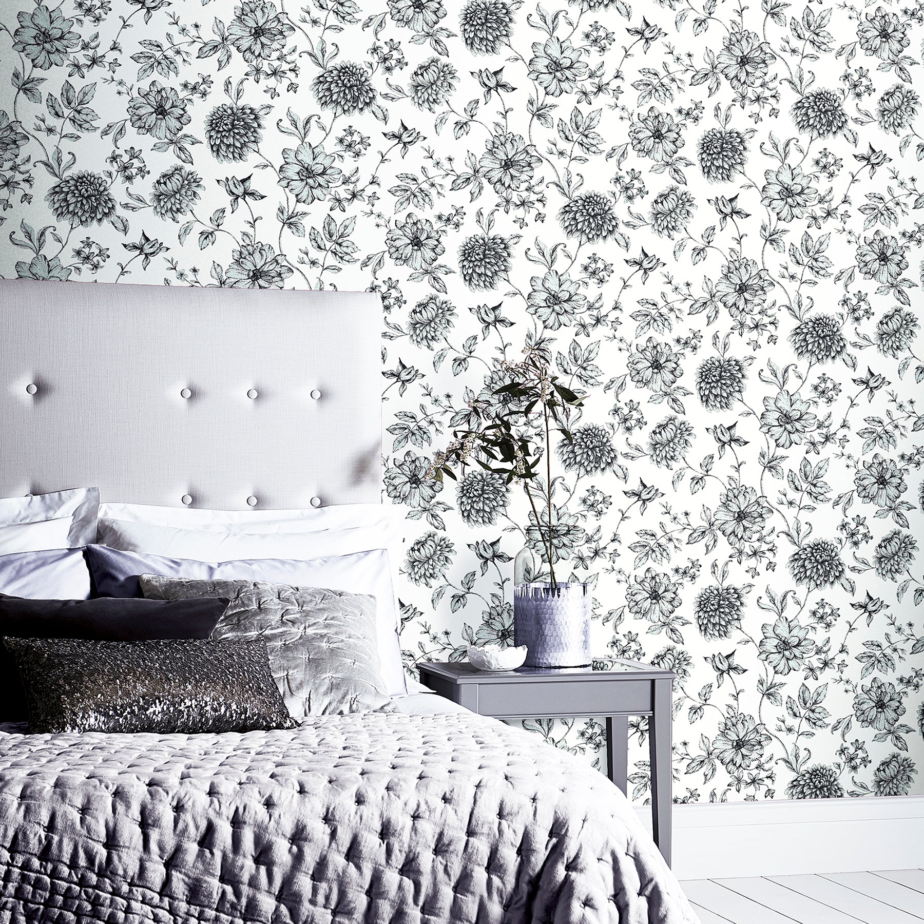 della-black-floral-trail-wallpaper-york-wallcoverings-ah692507 - York Wallcoverings Wallpaper