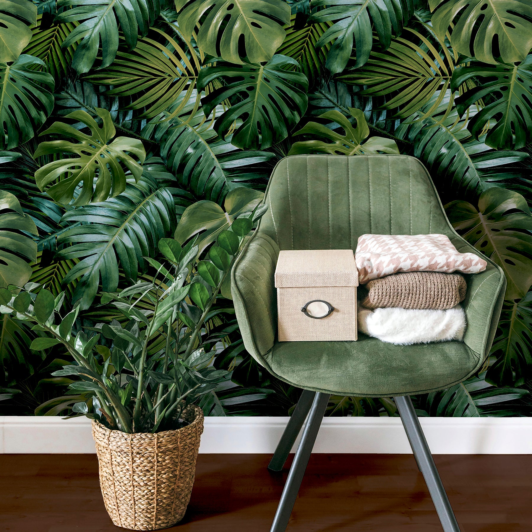 harlynn-green-monstera-wallpaper-york-wallcoverings-ah924108 - York Wallcoverings Wallpaper