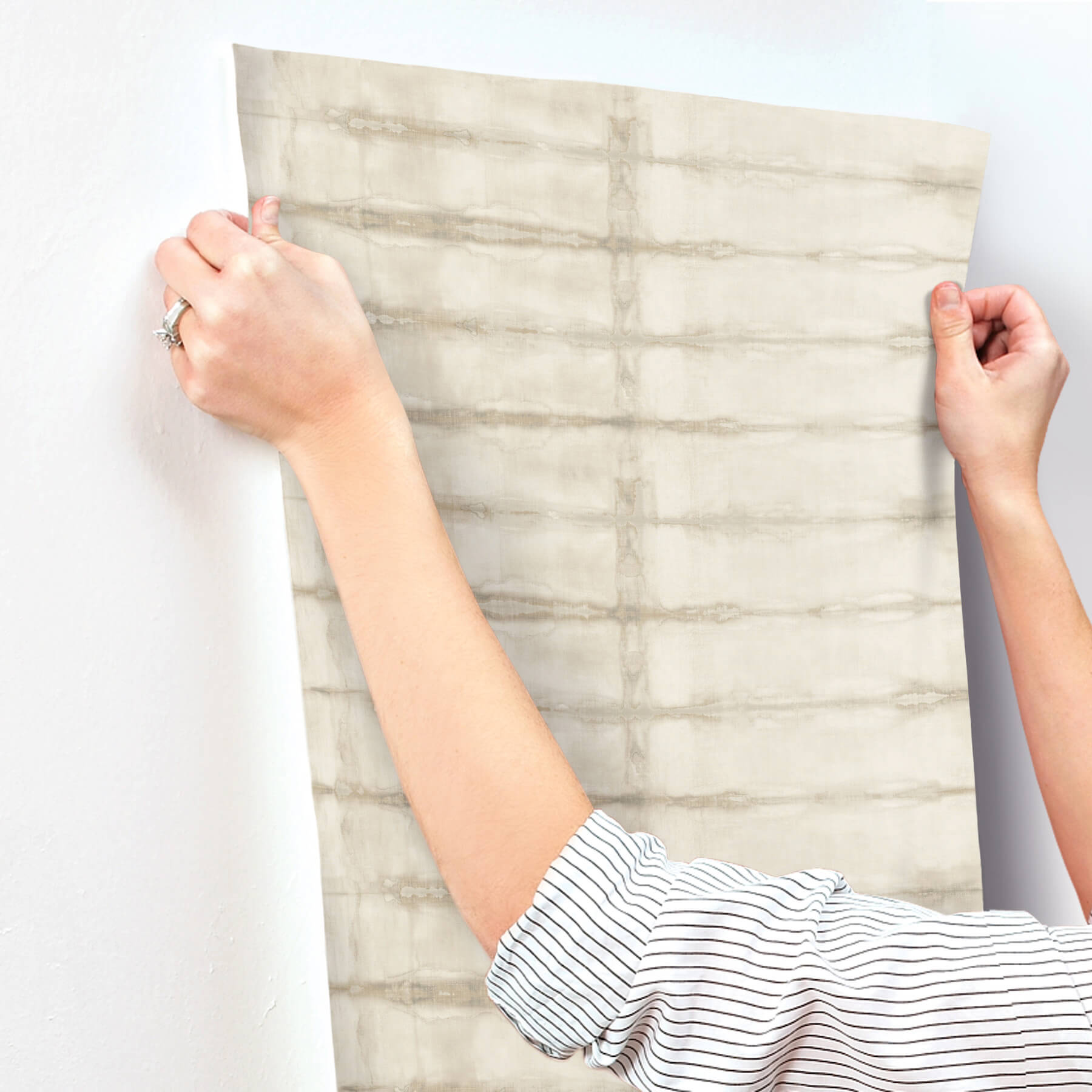 modulus-beige-geometric-stripe-wallpaper-york-wallcoverings-4177-27729 - York Wallcoverings Papel pintado