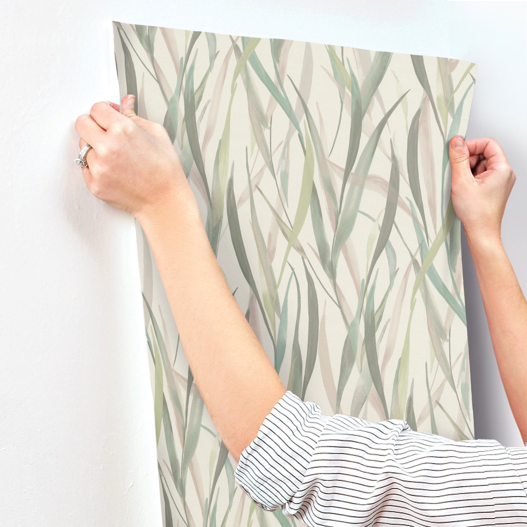 willoughby-green-fronds-wallpaper-york-wallcoverings-4202-330212