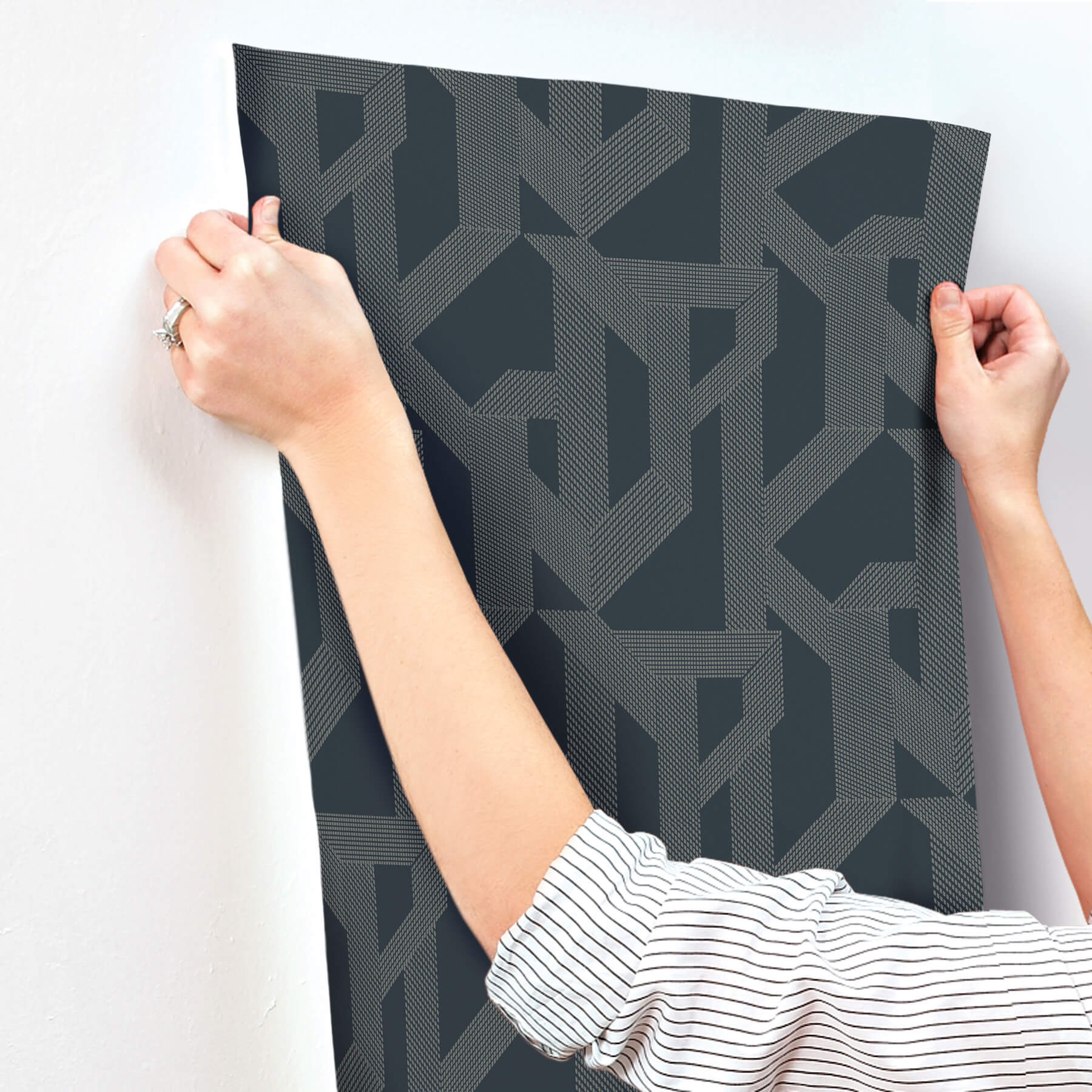 franz-navy-geometric-wallpaper-york-wallcoverings-4198-27802 - York Wallcoverings Wallpaper