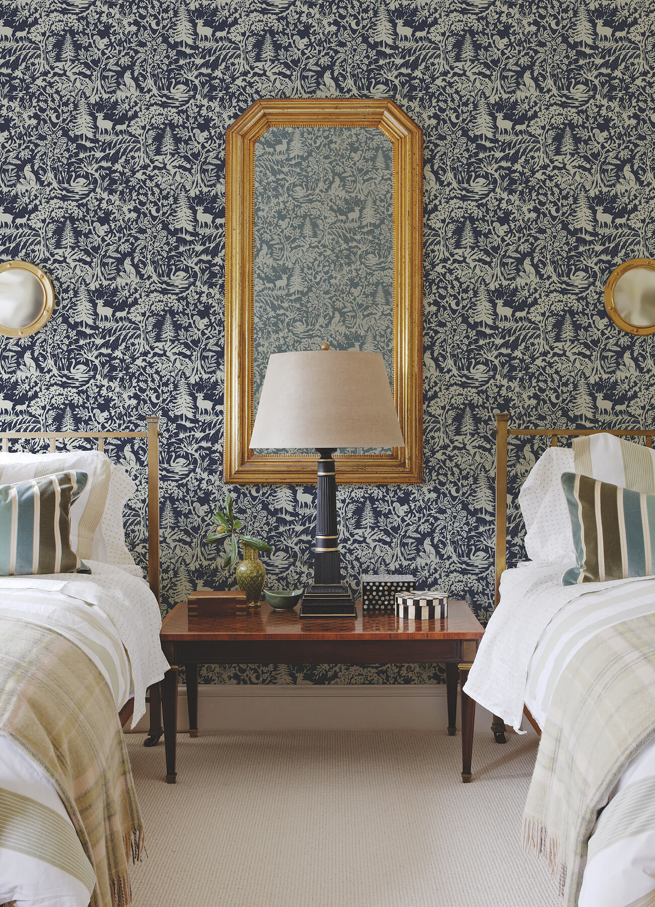 alrick-navy-forest-venture-wallpaper-york-wallcoverings-3125-72324 - York Wallcoverings Papel pintado