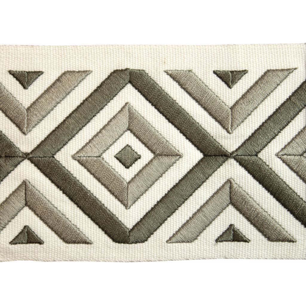 BD119 Border 4" – Chestnut