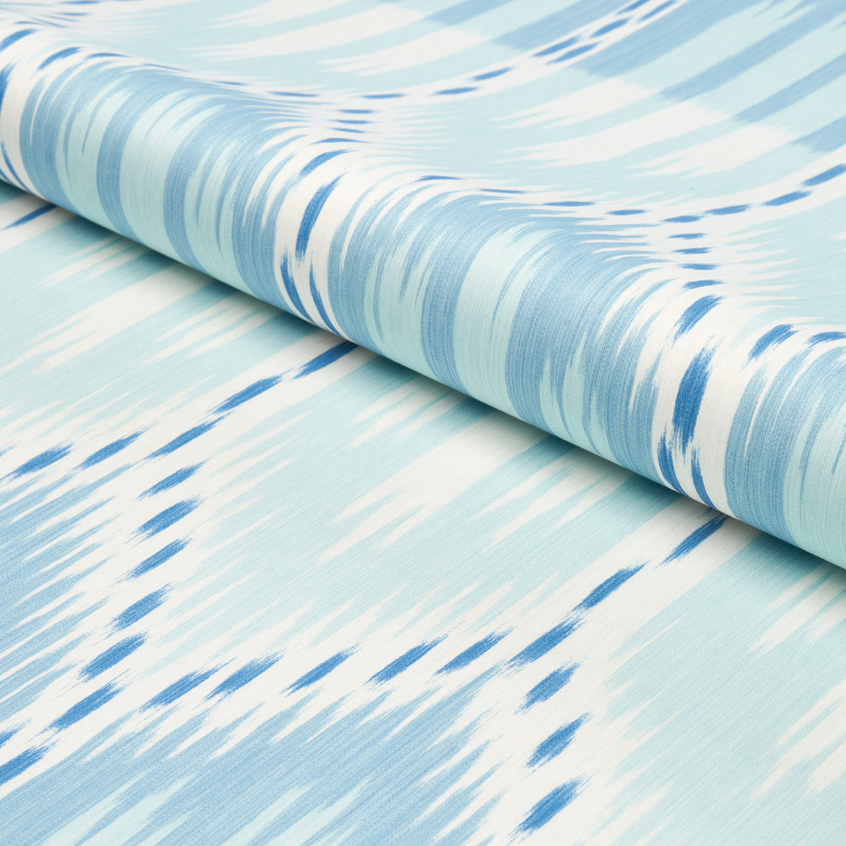 BUKHARA-IKAT-SKY-AND-AQUA-SCHUMACHER-176085