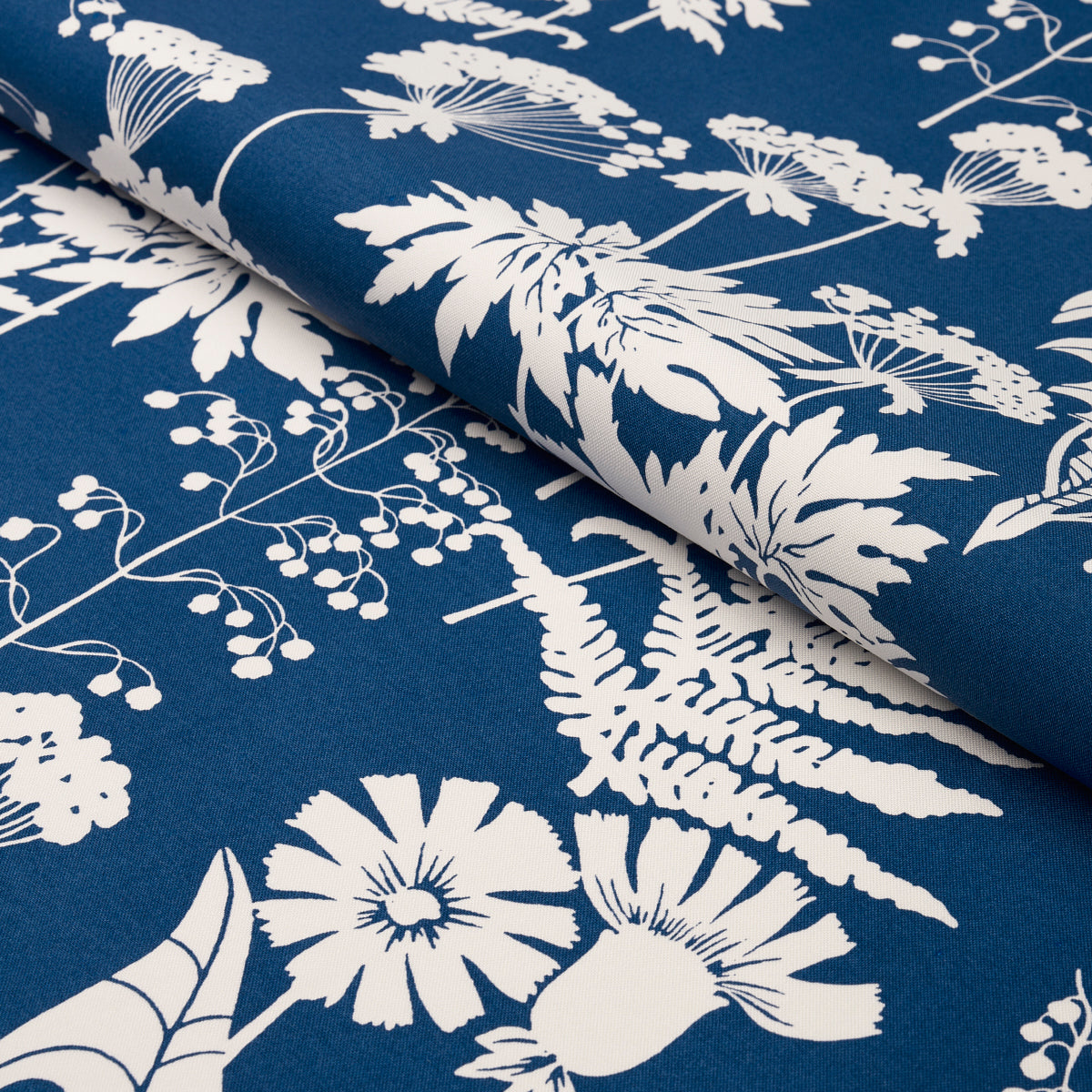 SPRING-FLORAL-INDOOR-OUTDOOR-NAVY-SCHUMACHER-180220