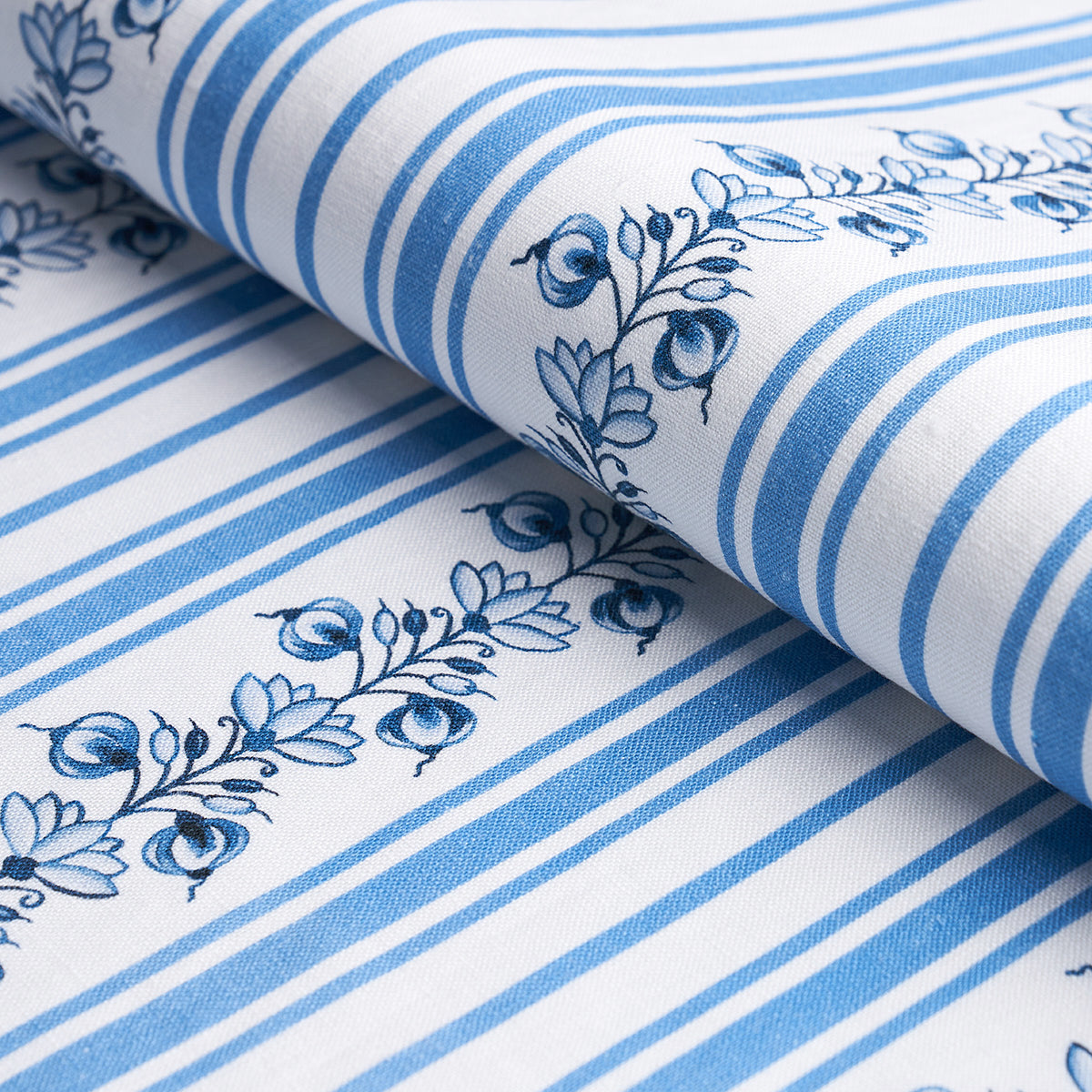 DELFT-STRIPE-CORNFLOWER-BLUE-SCHUMACHER-180660