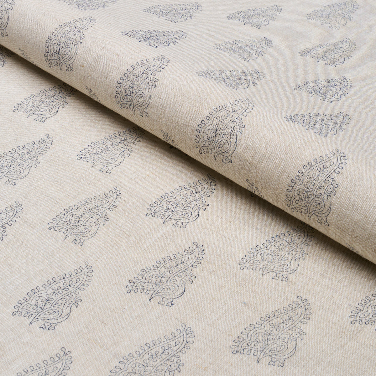 PEACOCK-LINEN-HAND-BLOCKED-PRINT-NAVY-FLAX-SCHUMACHER-181830