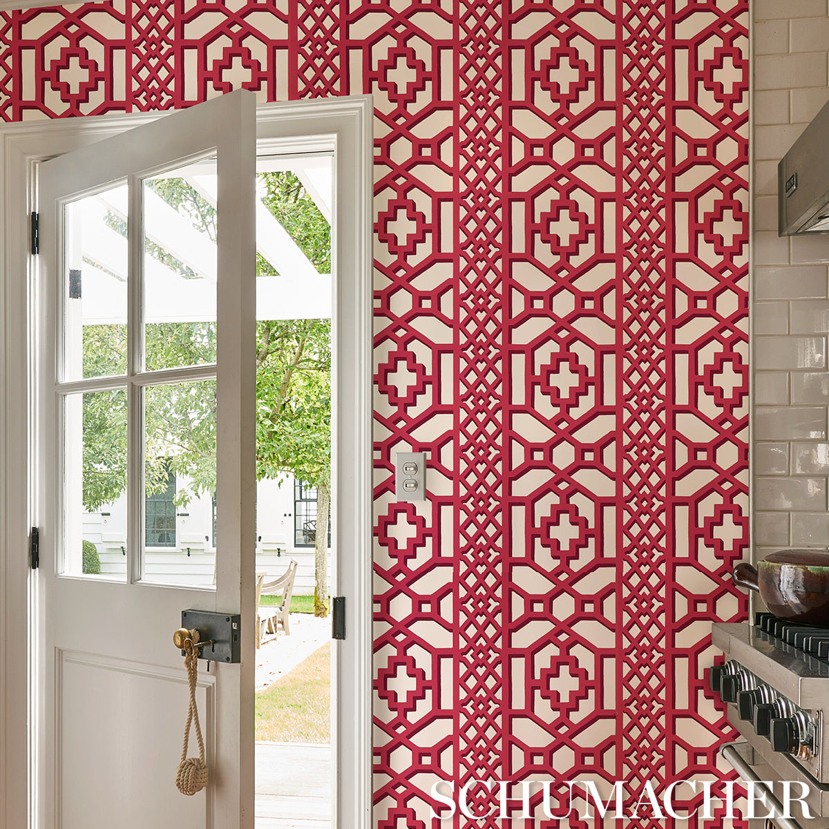 ZANZIBAR-TRELLIS-LAQUER-RED-SCHUMACHER-5006948