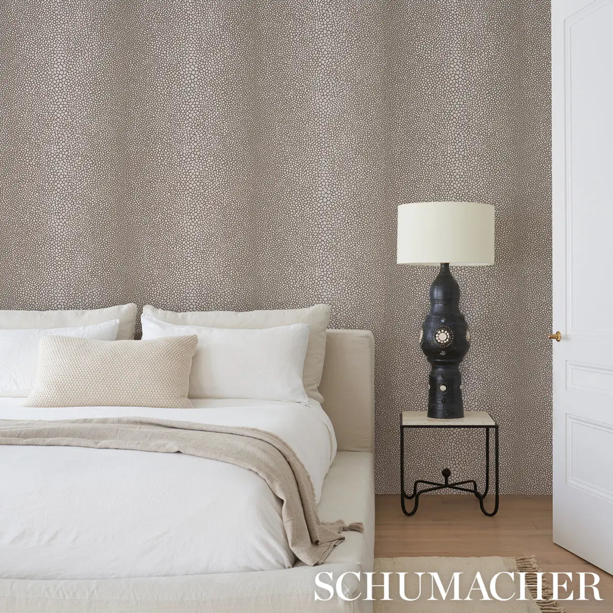 FICKLE-TEXTURE-SAND-SCHUMACHER-5015312