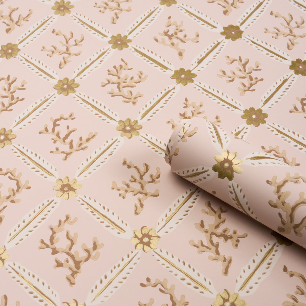 CORAIL-LEAF-TRELLIS-BLUSH-SCHUMACHER-5016642