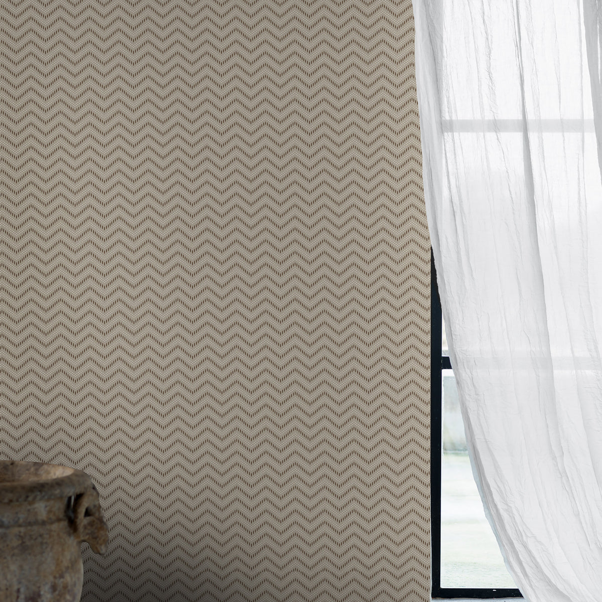 CHEVRON-DOTS-SILVER-SCHUMACHER-6482