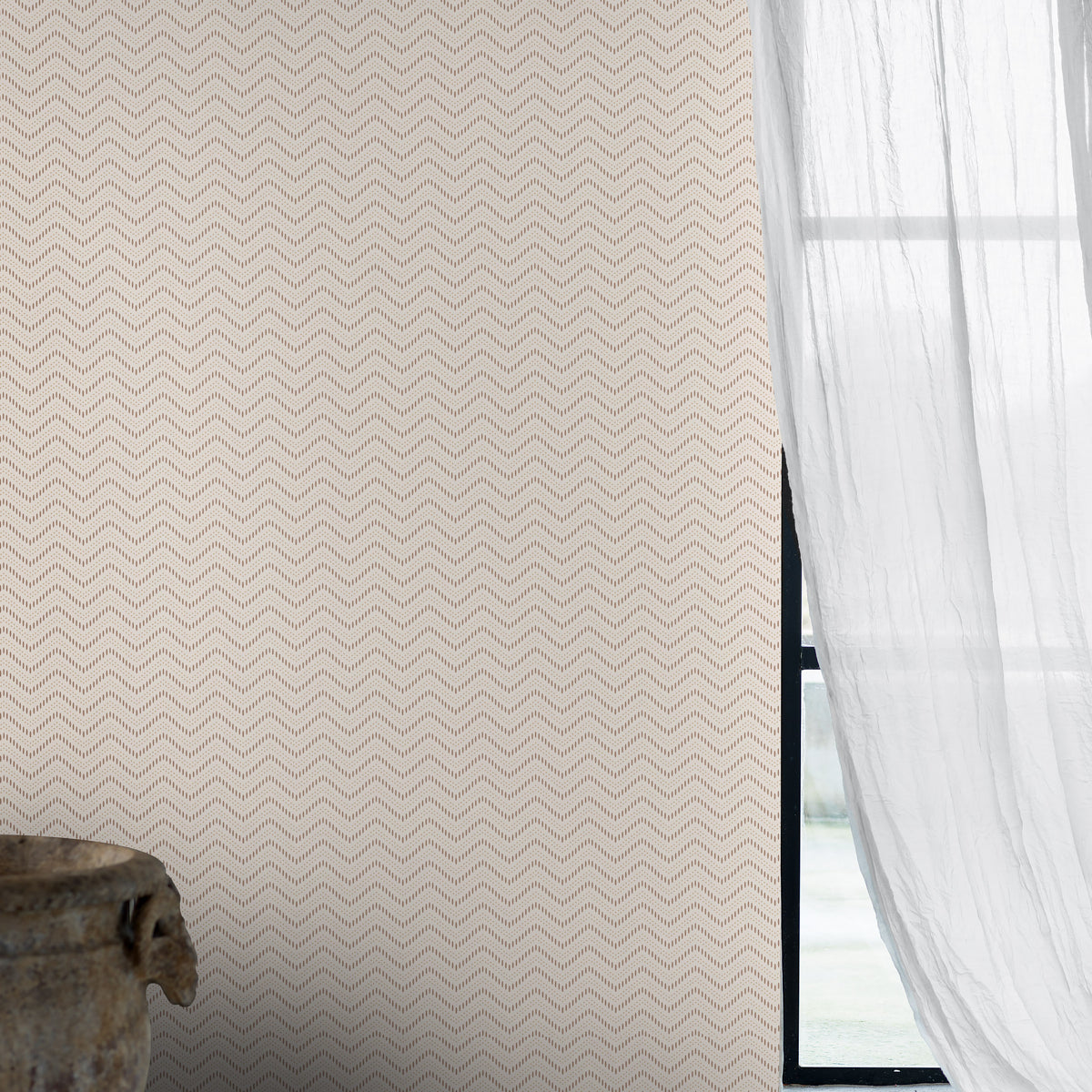 CHEVRON-DOTS-PEARL-SCHUMACHER-6485