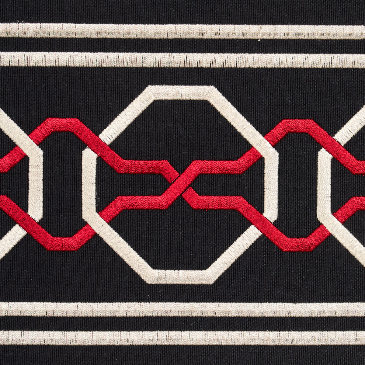 MALMAISON-TAPE-NOIR-RUBY-SCHUMACHER-66154