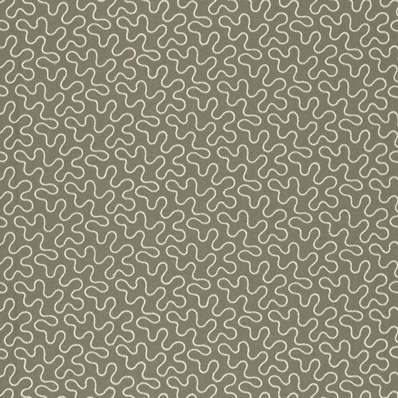 MEANDER-EMBROIDERY-PEAT-SCHUMACHER-67602