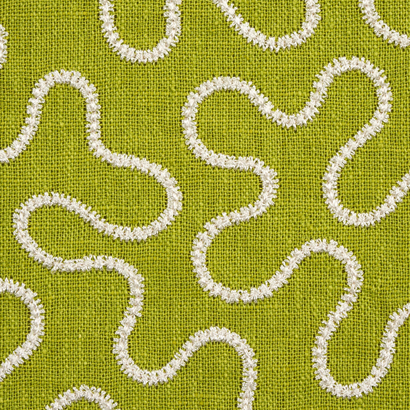 MEANDER-EMBROIDERY-LEAF-SCHUMACHER-67604
