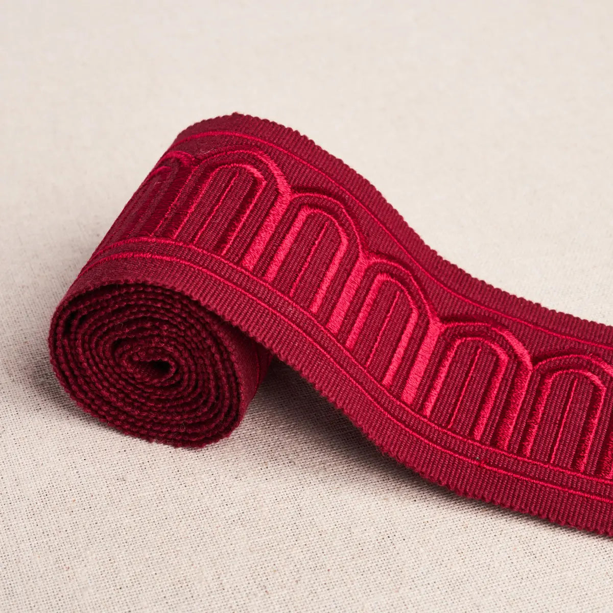 ARCHES-EMBROIDERED-TAPE-MEDIUM-RED-SCHUMACHER-70769