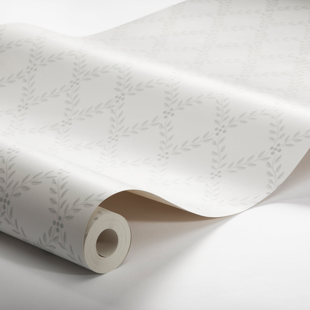 TRELLIS-LEAVES-GREY-SCHUMACHER-7670
