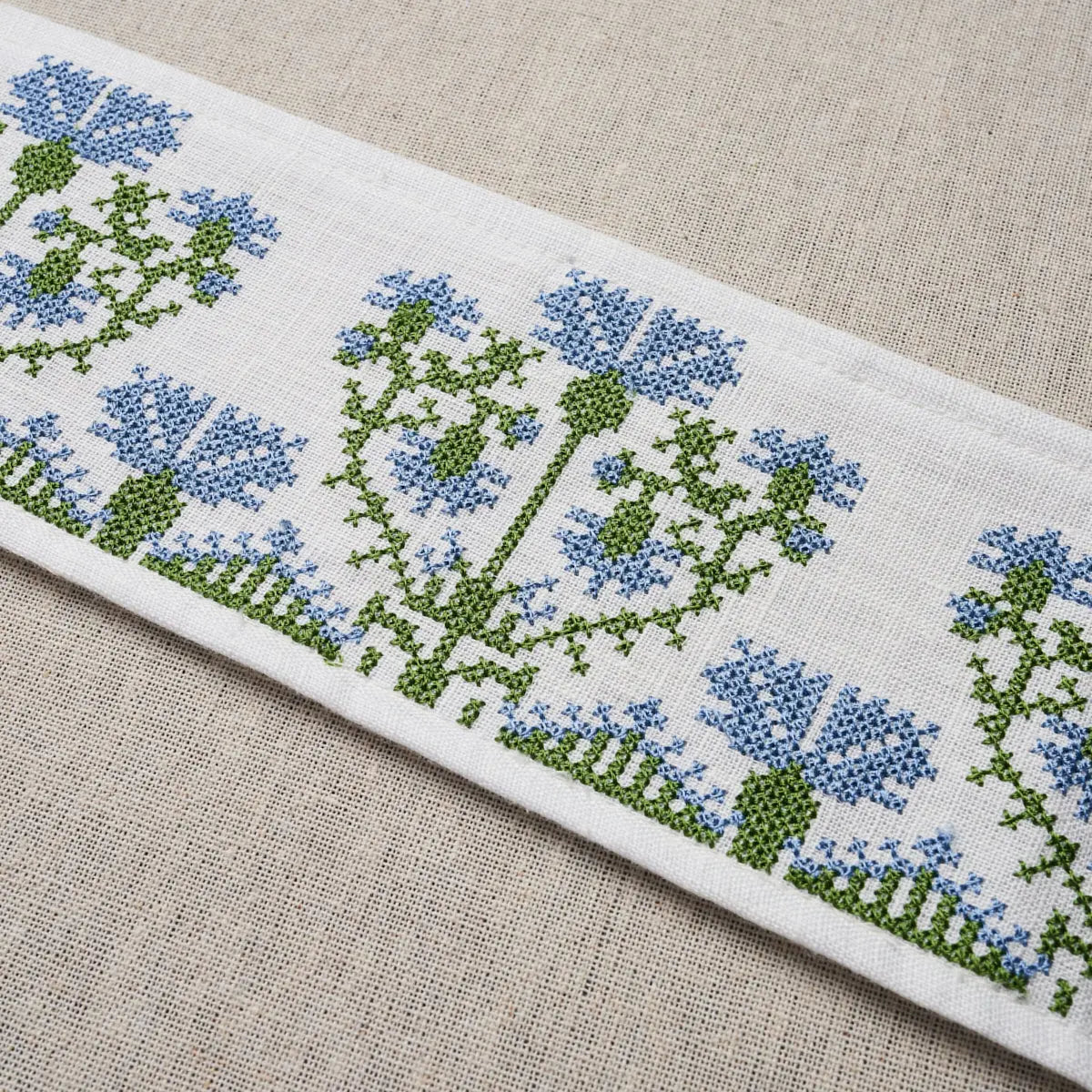 CUSTIS-EMBROIDERED-TAPE-CHESAPEAKE-SCHUMACHER-81661