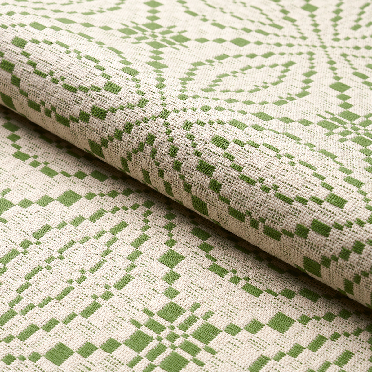 FRANCESTOWN-COVERLET-LEAF-SCHUMACHER-82910